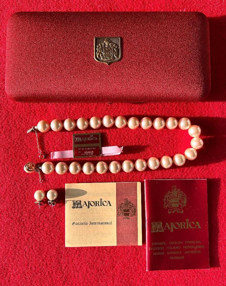 Ensemble Collier et Boucles D'oreilles en Perles Majorica, Bijoux, Sacs & Beauté, Colliers, Comme neuf, Autres matériaux, Blanc