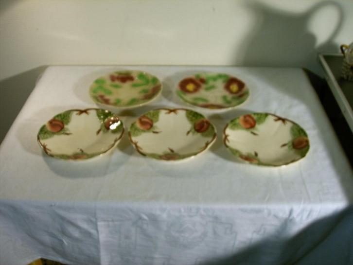 Vijif antieke Franse barbotine bordjes, Antiek en Kunst, Antiek | Keramiek en Aardewerk, Ophalen of Verzenden