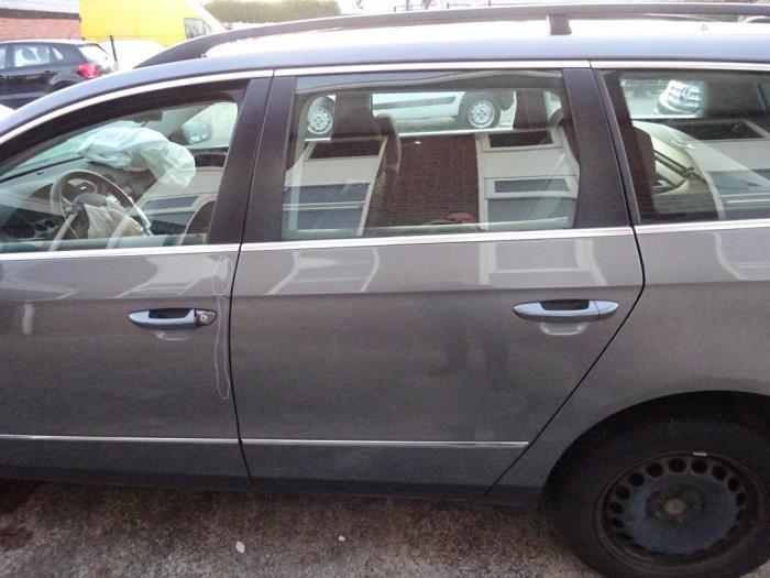 Portière 4portes arrière gauche d'un Volkswagen Passat (LA, Autos : Pièces & Accessoires, Carrosserie & Tôlerie, Porte, Volkswagen