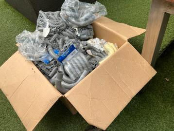 Allerlei pvc bochten beschikbaar voor biedingen