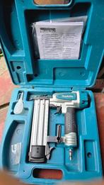 Makita AF505N nagelpistool 5cm op perslucht, Ophalen of Verzenden, Zo goed als nieuw