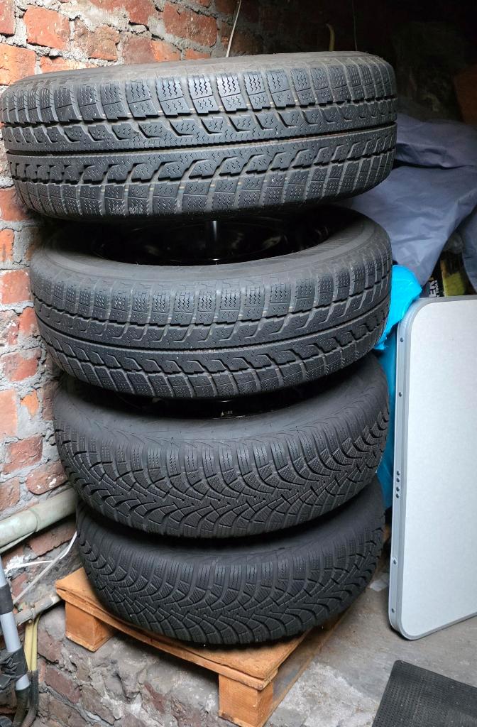 4 pneus hiver 195/95R15_91T sur jantes tôles 5 boulons (vw), Autos : Pièces & Accessoires, Pneus & Jantes, Pneu(s), Pneus hiver