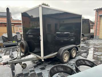 Gesloten aanhangwagen saris, Enlèvement, Utilisé