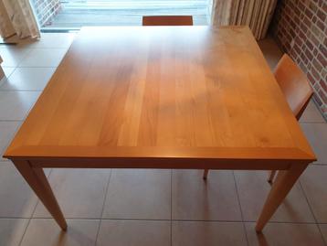 vierkante beuken eettafel, zo goed als nieuw beschikbaar voor biedingen