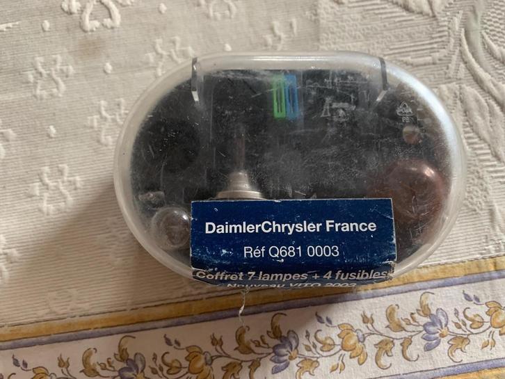 Daimler Chrysler France Vito 2003 Doos 7 lampjes, 4 zekering, Auto-onderdelen, Motor en Toebehoren, Chrysler, Gebruikt, Verzenden