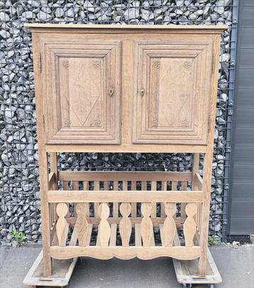 Meuble Egouttoir Ardennais. beschikbaar voor biedingen