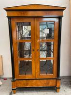 Biedermeier vitrinekast uit Sachsen, Ophalen, Zo goed als nieuw