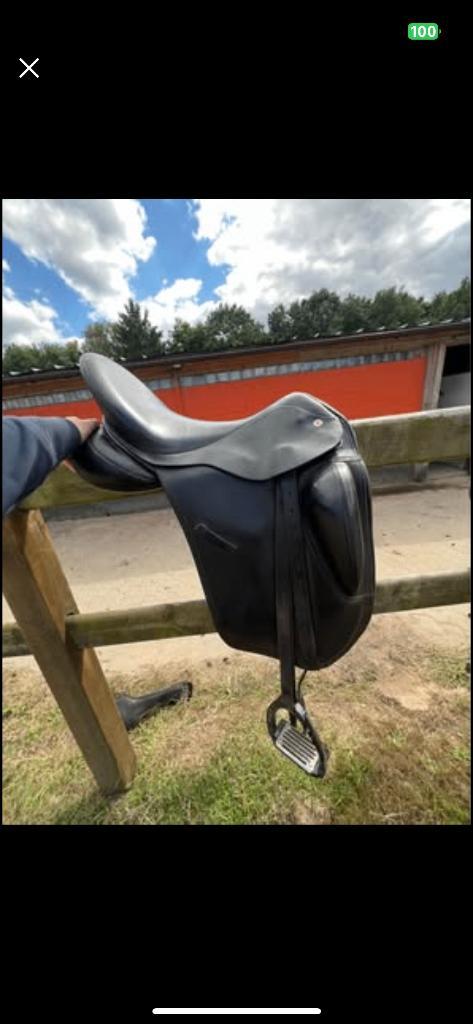 Vivary CA05 MW 18”, Animaux & Accessoires, Chevaux & Poneys | Selles, Comme neuf, Dressage, Enlèvement