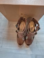 PRADA PUMP, Kleding | Dames, Schoenen, Pumps, Nieuw, Ophalen of Verzenden, Bruin
