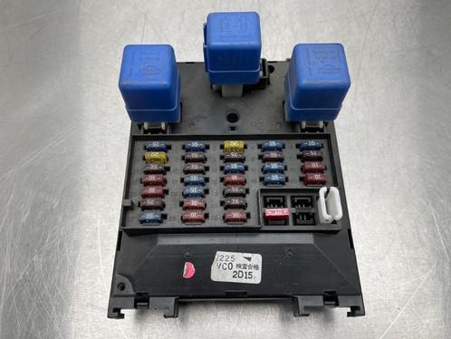 ZEKERINGKAST Nissan Patrol GR (Y61) (01-1997/03-2010), Auto-onderdelen, Elektronica en Kabels, Nissan, Gebruikt