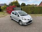👉 Gekeurd ✅Airco❄️Toyota Aygo 2007 1.0 Benzine⛽ 175km❗, 5 deurs, Particulier, Zilver of Grijs, Aygo