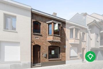 Instapklare rijwoning in hartje Gistel – gerenoveerd in 2025 beschikbaar voor biedingen