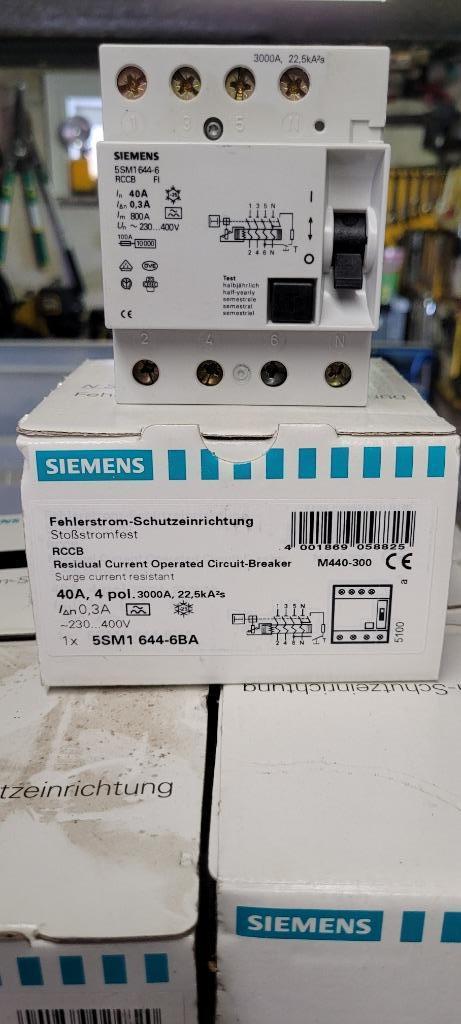 Elektrisch materiaal Niko, Siemens, Attema, alles voor 250€, Doe-het-zelf en Bouw, Elektriciteit en Kabels, Nieuw, Schakelaar