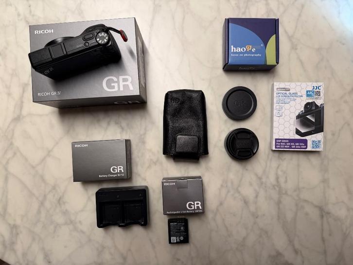 Ricoh GR4 (260 Clicks) met accessoires, Verzamelen, Foto-apparatuur en Filmapparatuur, Fototoestel, 1980 tot heden, Ophalen of Verzenden