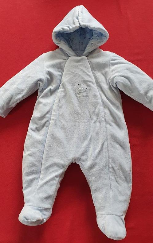 Ensemble combi + pyjama + accessoires velours bleu - 6 mois, Enfants & Bébés, Vêtements de bébé | Taille 68, Comme neuf, Ensemble