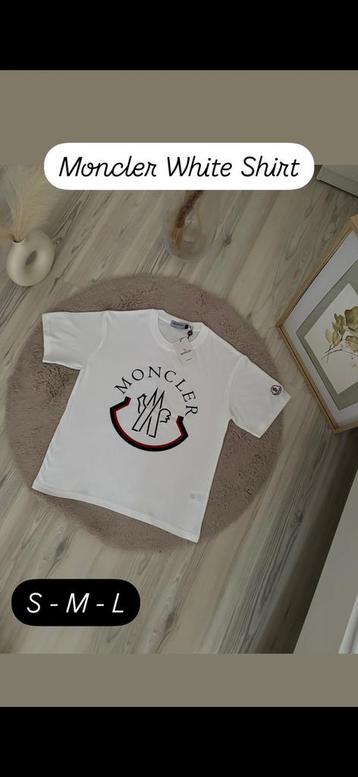 Moncler T-shirt beschikbaar voor biedingen