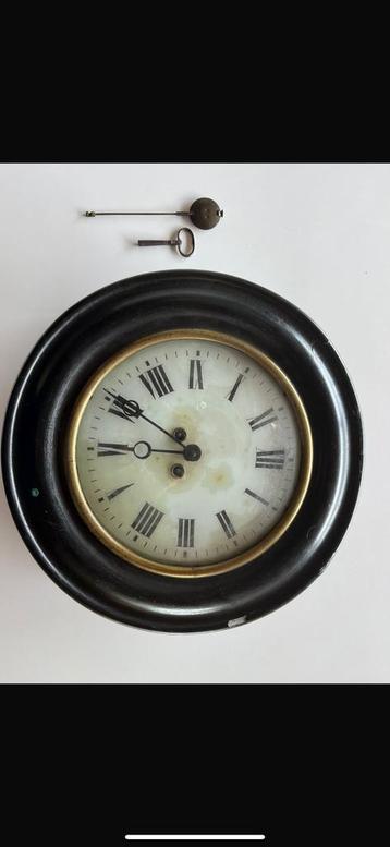Horloge ancienne avec clé