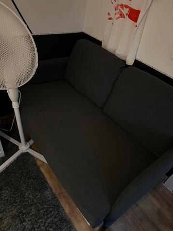 Zetel 2 Zit beschikbaar voor biedingen