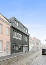 WONING MET HANDELSRUIMTE IN HET CENTRUM VAN KOEKELARE, Province de Flandre-Occidentale, 189 kWh/m²/an, 3 pièces, Maison 2 façades