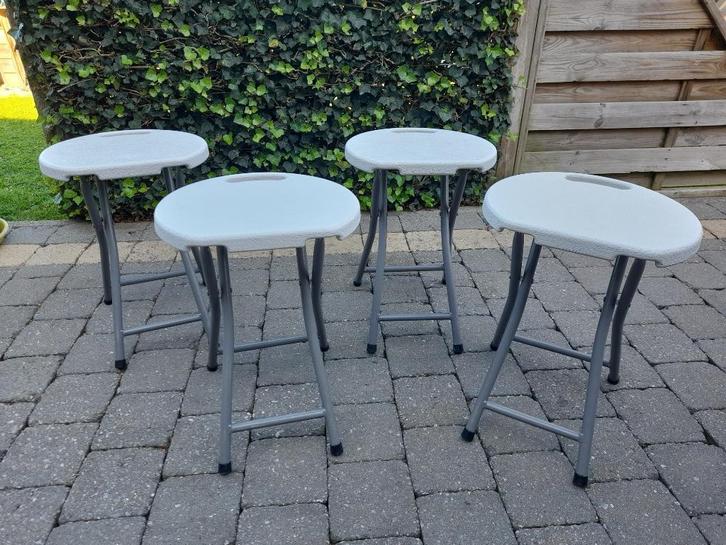 Tabourets pliants - A LOUER, Huis en Inrichting, Krukjes, Zo goed als nieuw, Overige materialen, Ophalen