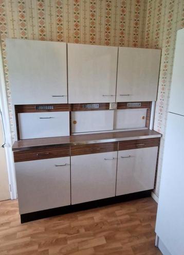 Retro vintage keukenkast beschikbaar voor biedingen