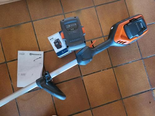 Husqvarna 215iL grastrimmer + accu als nieuw, Tuin en Terras, Grastrimmers, Accu, Ophalen