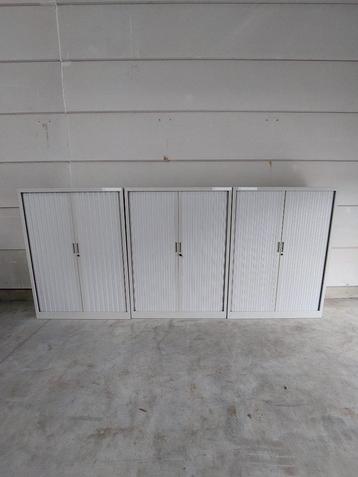 Roldeurkasten robberechts 3 legplanken  H 160 x B 120 x d 45 beschikbaar voor biedingen