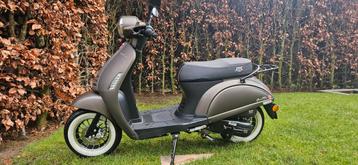 Scooter JTC Bella in absolute nieuwstaat  beschikbaar voor biedingen