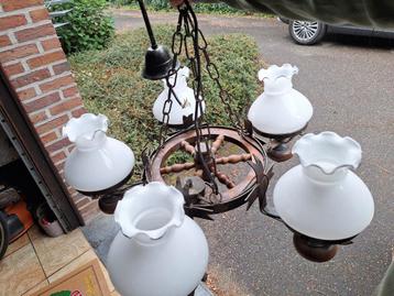 Luster beschikbaar voor biedingen