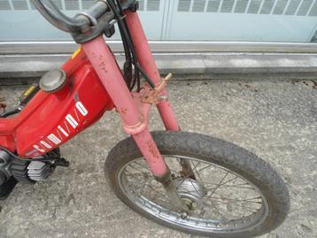 Honda camino : voorvork 1976, te schilderen beschikbaar voor biedingen