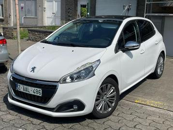 Peugeot 208 2018 1.2 APPLE CARPLAY AIRCO panoramadak beschikbaar voor biedingen