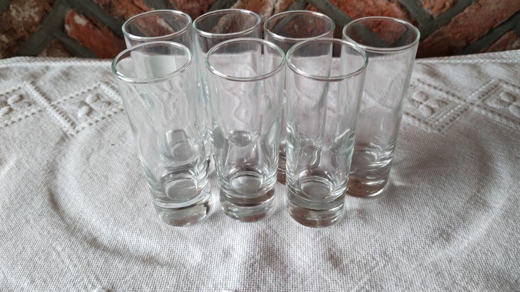 7 jeneverglaasjes 10,5 cm hoog, Ophalen, Zo goed als nieuw