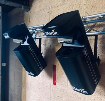 2x Martin Acrobat Professional Roboscans beschikbaar voor biedingen