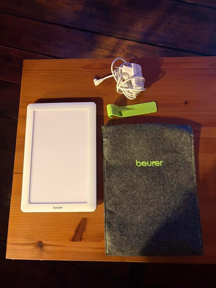 Beurer TL 30 Daglichtlamp - Tegen winterdip, hoes & staander, Sports & Fitness, Produits de santé, Wellness & Bien-être, Comme neuf