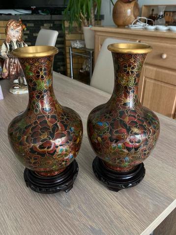 Prachtige vintage cloisonne vazen uit 1970 beschikbaar voor biedingen