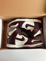 Nike dunk high bordeaux, Kleding | Dames, Gedragen