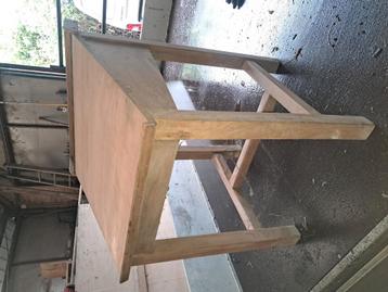 School bank beschikbaar voor biedingen