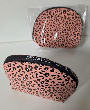 Roos gevoerd toilettasje met rits, 23 x 16 x 6,5. NIEUW !! beschikbaar voor biedingen