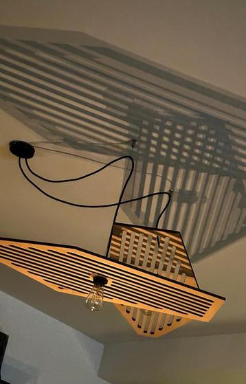 Sfeervolle hanglamp beschikbaar voor biedingen
