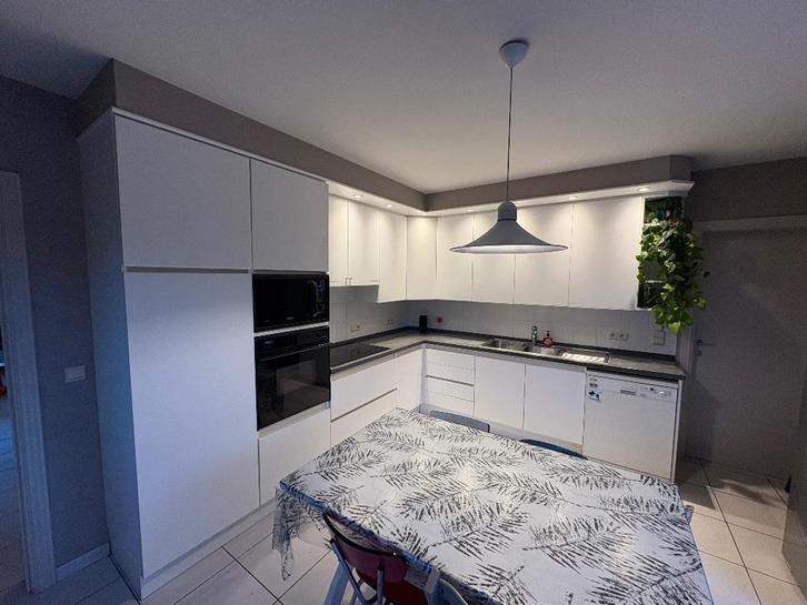 Keuken gratis - zelf af te breken, Huis en Inrichting, Keuken | Complete keukens, Gebruikt, Hoekkeuken, Wit, Kunststof, Greeploos