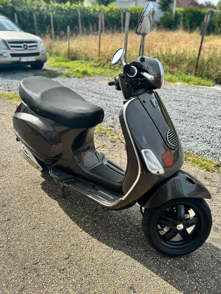 Vespa LX50 A KLASSE MOET ZO SNEL MOGELIJK WEG!!!, Fietsen en Brommers, Scooters | Vespa, Gebruikt, Vespa LX, Klasse A (25 km/u)