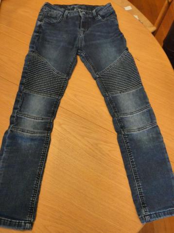 Jeans voor jongens beschikbaar voor biedingen