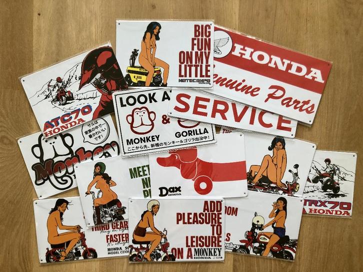 Mini plaque métallique à 4 temps, Collections, Marques automobiles, Motos & Formules 1, Neuf, Motos, Enlèvement ou Envoi