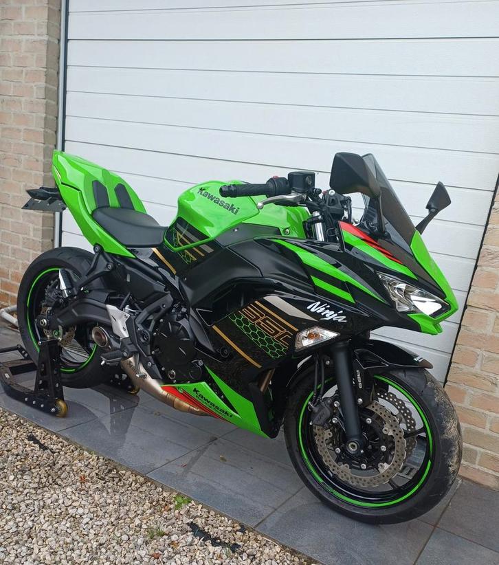Kawasaki Z650 ninja met 2680km!! Akrapovic KRT, Motoren, Motoren | Overige merken, Particulier, Ophalen
