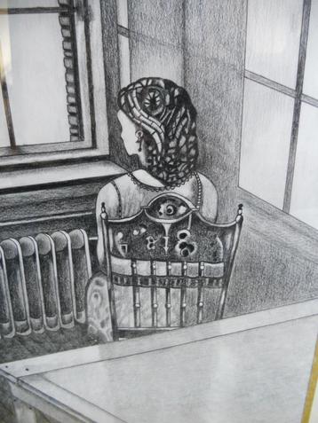 Het meisje aan de venster beschikbaar voor biedingen