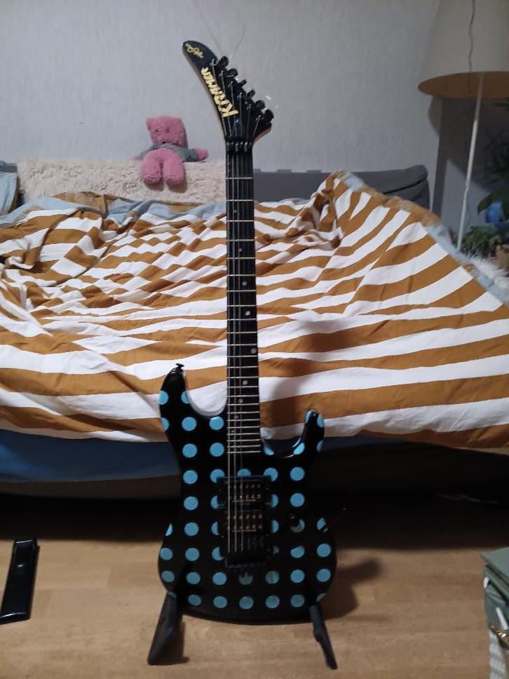 kramer gitaar nightswan polkadot, Muziek en Instrumenten, Snaarinstrumenten | Gitaren | Elektrisch, Zo goed als nieuw, Solid body