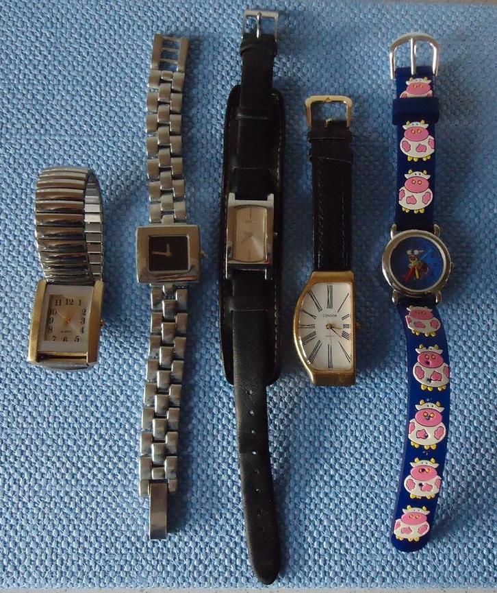 Lot van 5 Dameshorloges" in goede staat  werking onbekend !, Bijoux, Sacs & Beauté, Montres | Femmes, Utilisé, Enlèvement ou Envoi