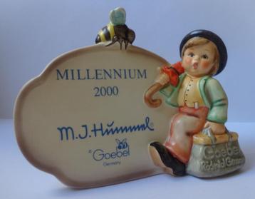 M I Hummel:900-Merry Wanderer-Millennium Plaque-Collector'98 beschikbaar voor biedingen