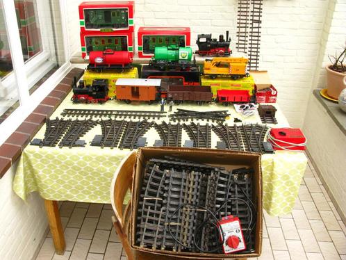 LGB : Treinbaan 2 loks + 9 wagons + 65 x rails + 8 wissels, Hobby en Vrije tijd, Modeltreinen | Overige schalen, Gebruikt, Treinset
