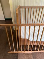 Babybedje (65x123) in lichte houtkleur met matras ( 60x115), Ophalen, Matras
